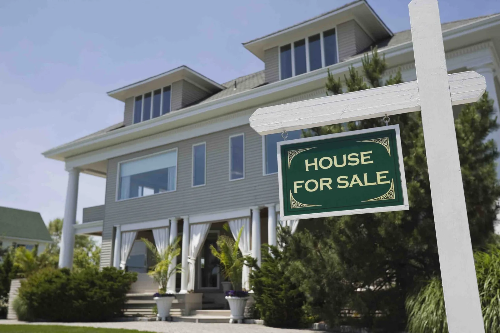 How does a short sale work?